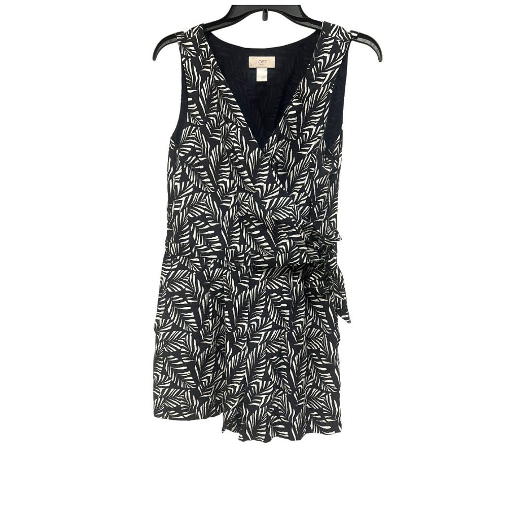 Loft Outlet Black and White Wrap Printed Romper - Size 2, fits like a 4-6!